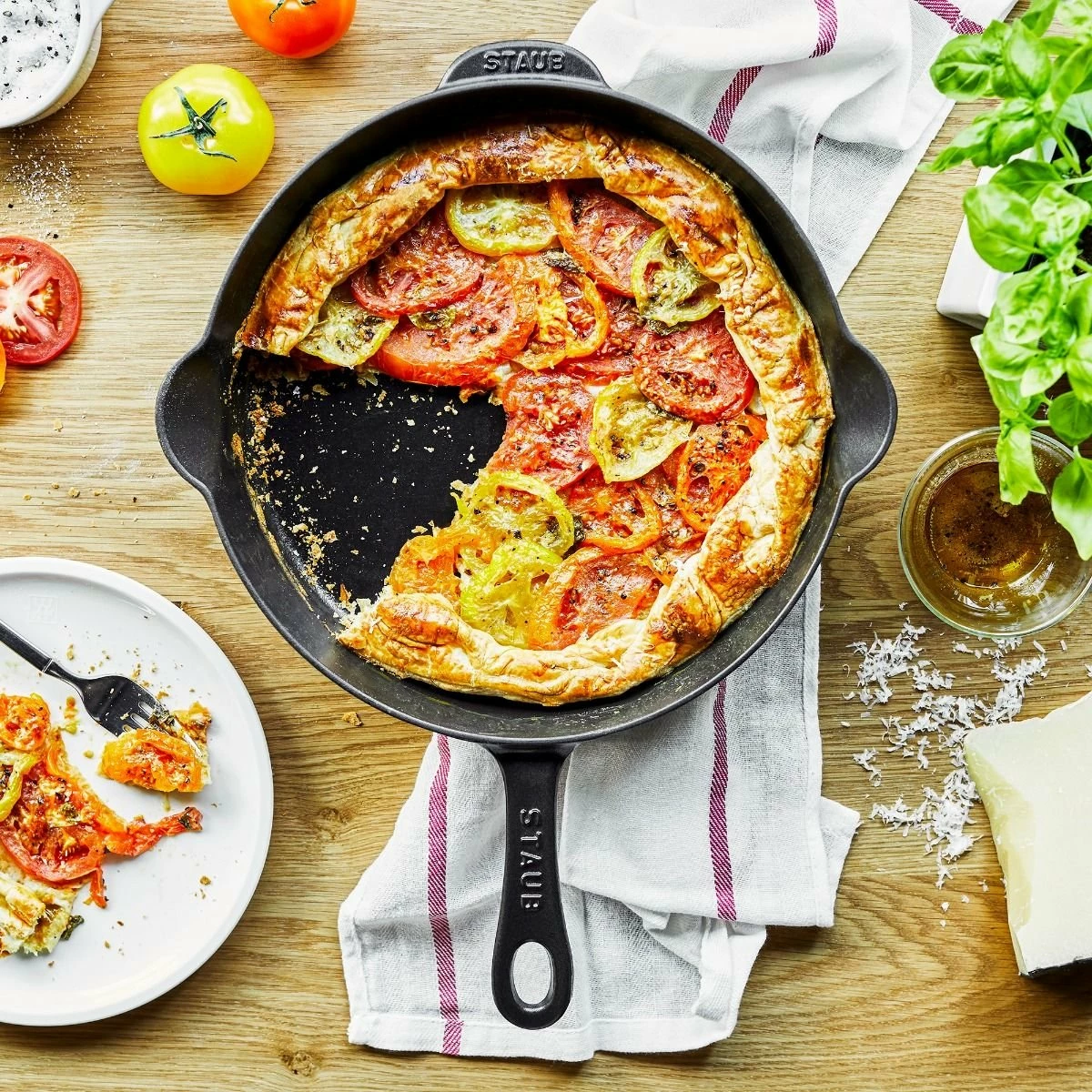 Staub 11'' Traditional Deep Skillet | Black - Image 3