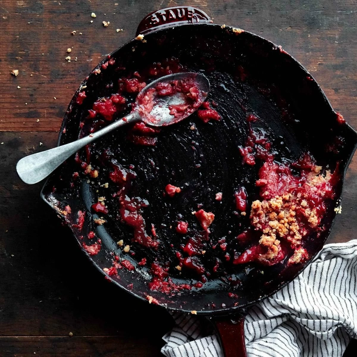 Staub 11'' Traditional Deep Skillet | Grenadine 5 Staub 11'' Traditional Deep Skillet | Grenadine - Image 5