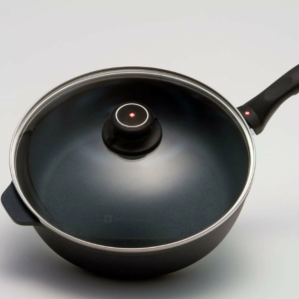 Swiss Diamond | HD Sauté Pan With Lid - 10.25" (3.8 Qt.) 3 Swiss Diamond | HD Sauté Pan With Lid - 10.25" (3.8 Qt.) - Image 3