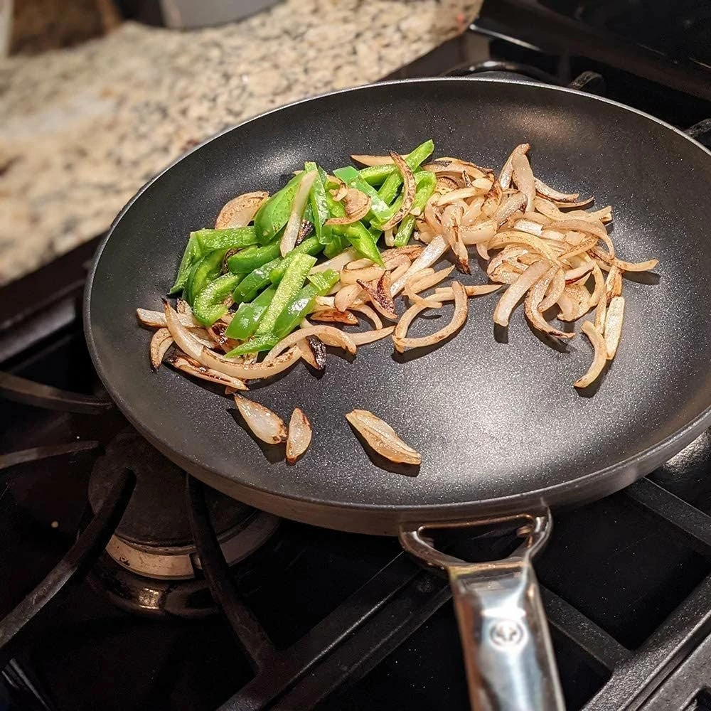Swiss Diamond | Hard Anodized Induction 8" Nonstick Frypan 5 Swiss Diamond | Hard Anodized Induction 8" Nonstick Frypan - Image 5