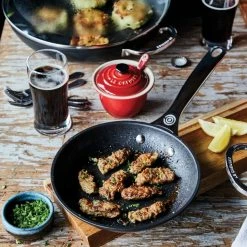 Le Creuset 9.5" Fry Pan | Toughened Nonstick Pro -Swiss Diamond shop 9fry1
