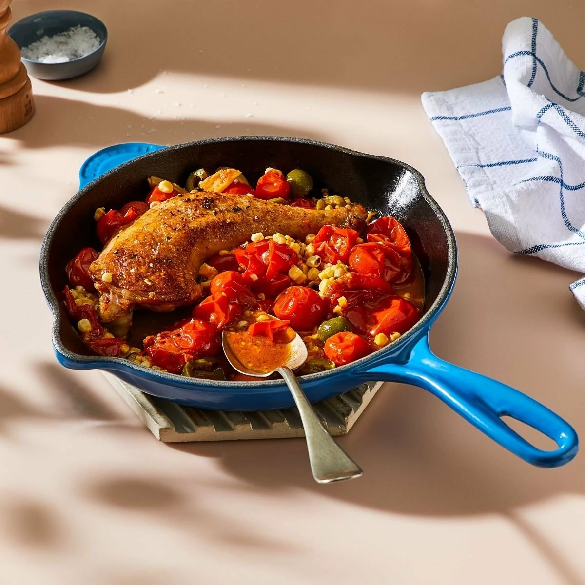 Le Creuset 9" Classic Skillet | Marseille - Image 4