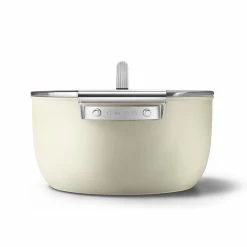 SMEG 8 Qt. Nonstick Casserole Dish With Lid | Cream 6 SMEG 8 Qt. Nonstick Casserole Dish With Lid | Cream -Swiss Diamond shop ckfc2611crm 5