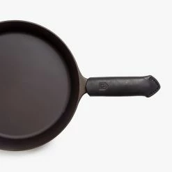 Field Company (Made In USA) Leather Skillet Handle Cover | Black 8 Field Company (Made In USA) Leather Skillet Handle Cover | Black -Swiss Diamond shop field lhc black left