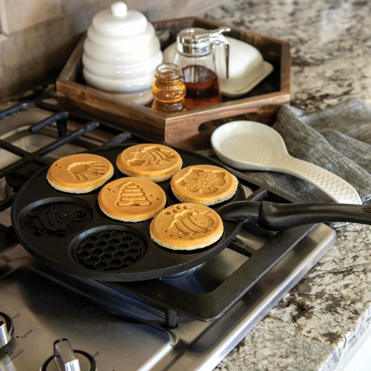 Nordic Ware Honey Bee Pancake Pan - Image 2