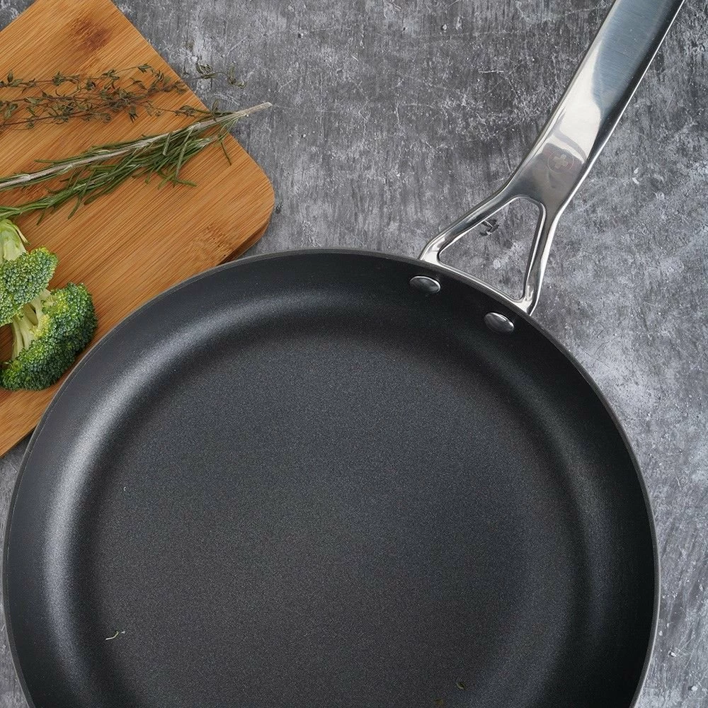 Swiss Diamond | Hard Anodized 10" Nonstick Frypan - Image 6
