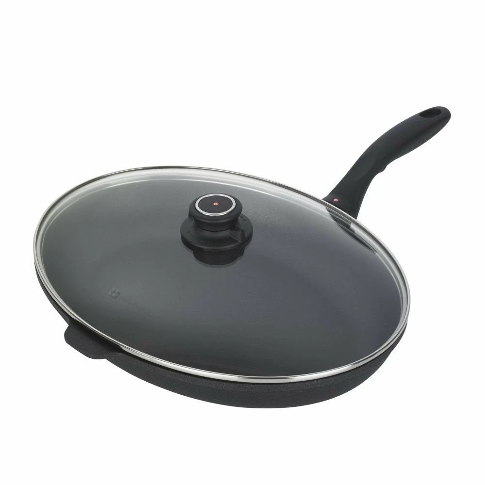 Swiss Diamond | XD Oval Fry Pan With Lid - 15" X 10.25"