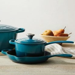 Le Creuset 9" Signature Enameled Cast Iron Skillet | Deep Teal 8 Le Creuset 9" Signature Enameled Cast Iron Skillet | Deep Teal -Swiss Diamond shop teal2 1