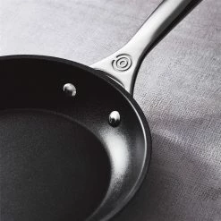 Le Creuset 9.5" Fry Pan | Toughened Nonstick Pro -Swiss Diamond shop tnsp2200 1