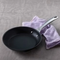 Le Creuset 9.5" Fry Pan | Toughened Nonstick Pro -Swiss Diamond shop tnsp2200b 2