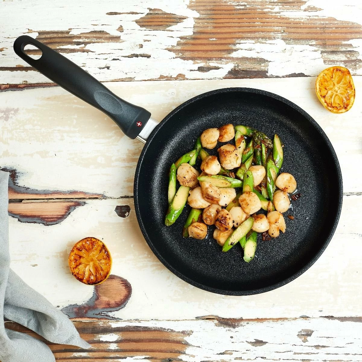 Swiss Diamond | XD Fry Pan With Lid - 9.5" 3 Swiss Diamond | XD Fry Pan With Lid - 9.5" - Image 3