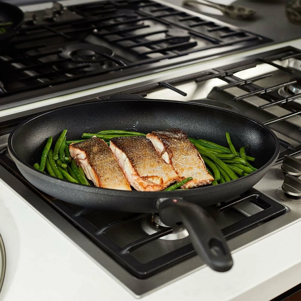Swiss Diamond | HD Oval Fry Pan With Lid - 15" X 10.25" - Image 5